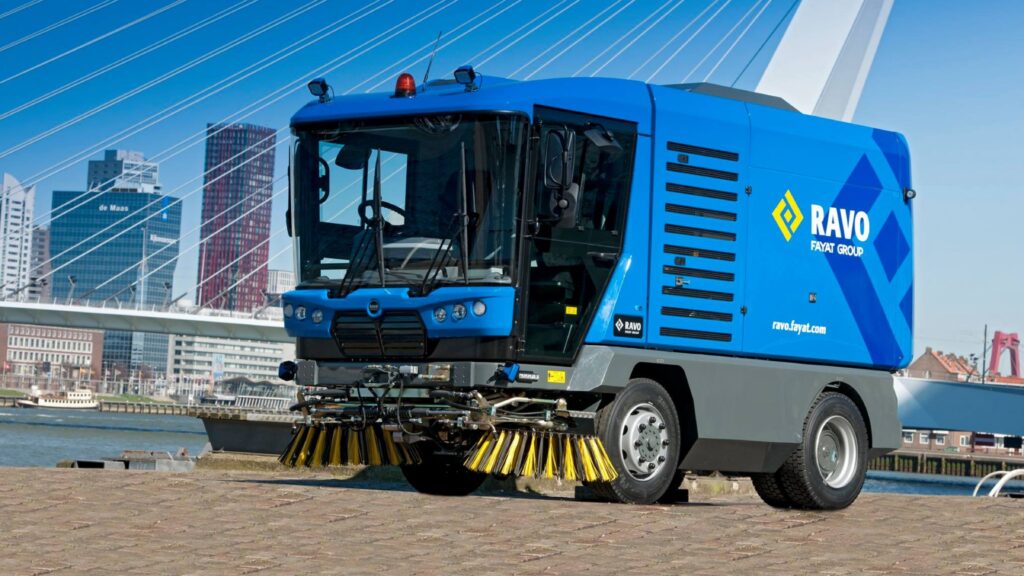 RAVO 5iSeries Street Sweeper